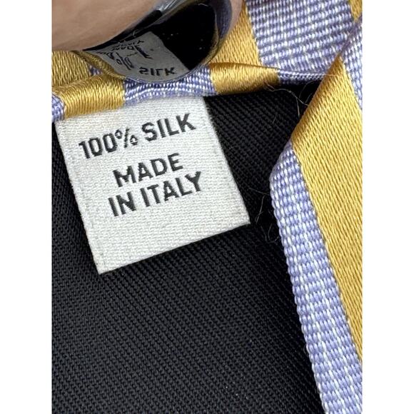 VALENTINO MENS DIAGONAL STRIPE BLUE GOLD SILK TIE ITALY 3.5 x 61 LUXURY - Picture 3 of 4